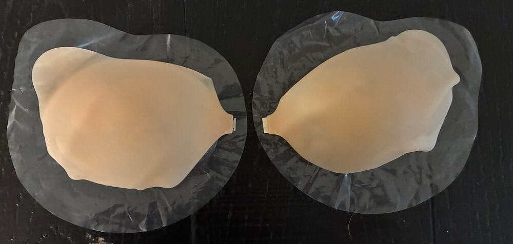CAKES Body "Cleavage" Adhesive Bra — EUC, size Large, Honey